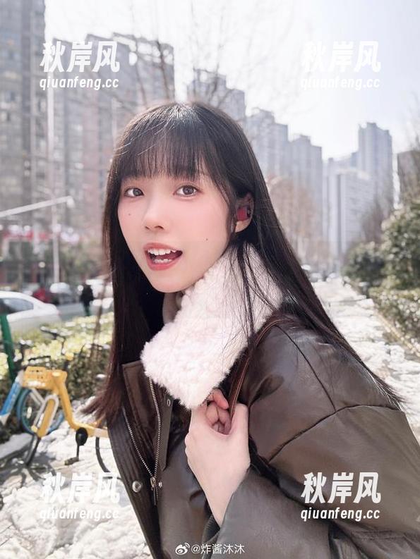 让我们一起在高清图库里找到炸酱沐沐的旗袍魔力！
