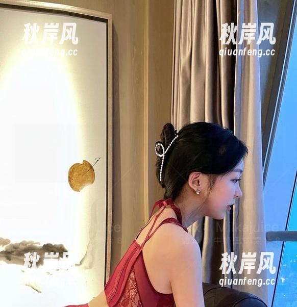 微密圈 - 妹妹模样那么美，牛奶里的果汁私拍原图让人愣住了，咋回事嘛？