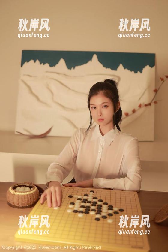 秀人网 - Evelyn艾莉的瑜伽套图：这份资源，可能比你的小道消息还劲爆？