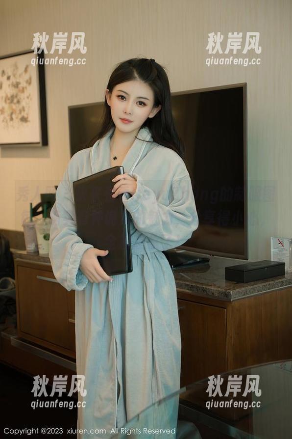 秀人网 - 快来看看HeyuZhang的制服图包，确实有种诡异的魅力，分享得小心，全靠想象了！