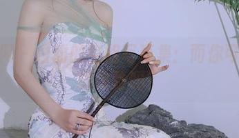 秀人网 - 白甜的空姐写真集：而你可以下载体验吗？
