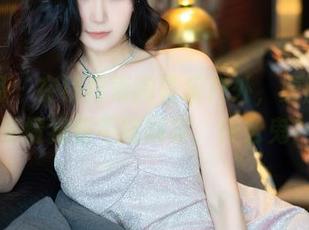 秀人网 - 在线搜索陶喜乐户外,原图里的表情我真不能解读,什么鬼?
