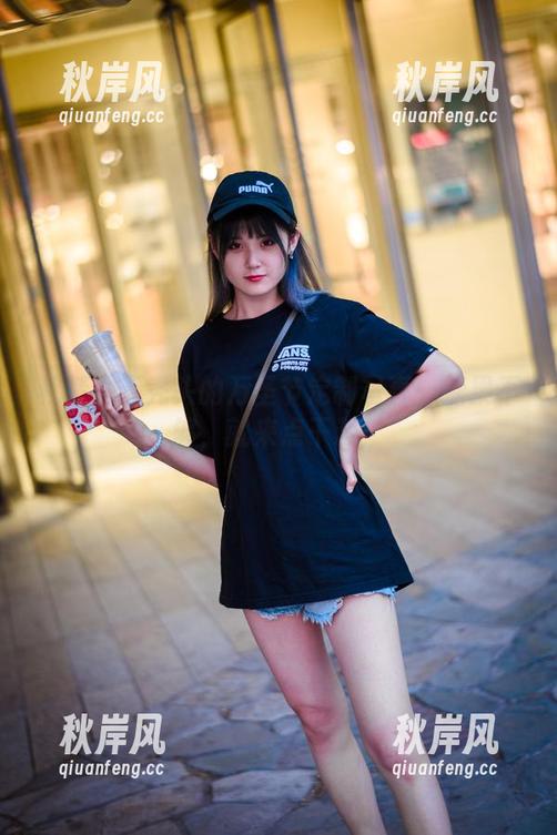 秋楚楚不秃头的万圣节定制写真：糖果不够，就来点干粮！
