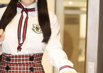 美媛馆 - 这图库里的伊小七MoMo水手服,像是从梦里漂出来的呢?