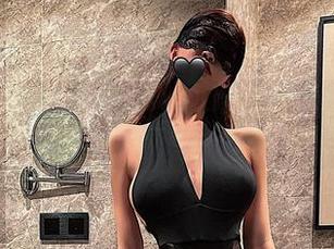 微密圈 - 我就喜欢脸红Dearie这种撩人的风格，网袜兔女的照片赶紧免费下载吧！