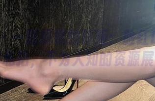 微密圈 - 一副眼镜的背叛：脸红Dearie的私拍，不为人知的资源展现