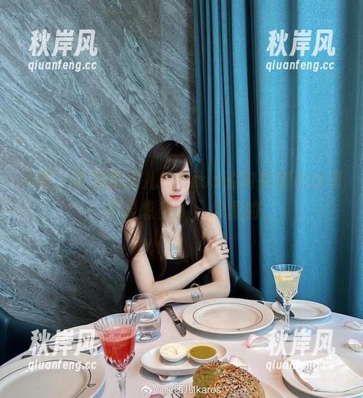 冷静，这是腐团儿Ikaros的内衣图包分享，不要想多了，你懂的。