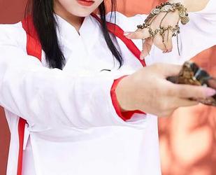 蜜桃社 - 大热天不怕，结衣的夏日合集在等你，敢来下载吗？