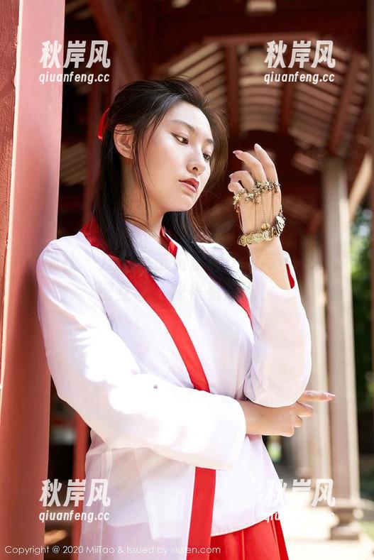 蜜桃社-蜜蕊Mary 蜜桃社 - 在线目击蜜蕊Mary与毛衣的亲密互动,快来看原图!