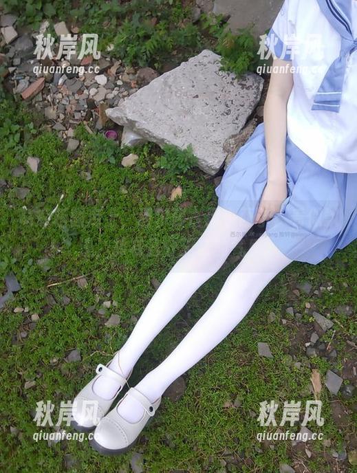 高解析图库上，西尔酱古风小西尔，看似飘逸，却有几分无奈的气质。