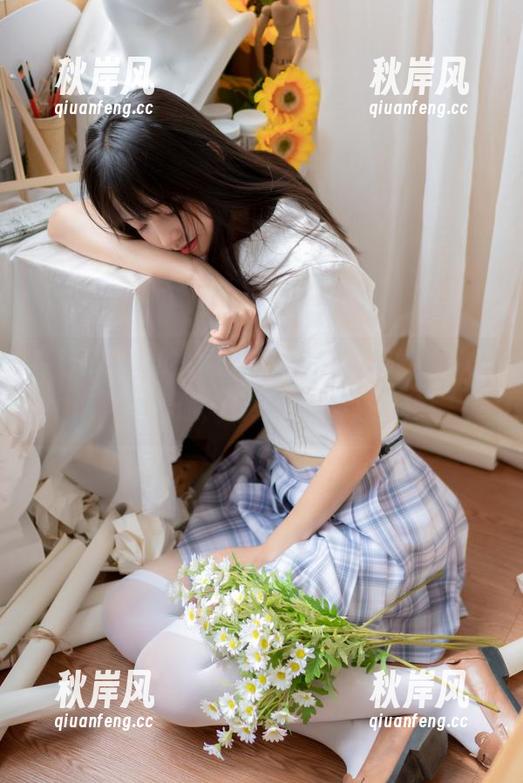 在西瓜少女的JK图集里，一场视觉的‘对话’等着你，下载只需零点几秒！