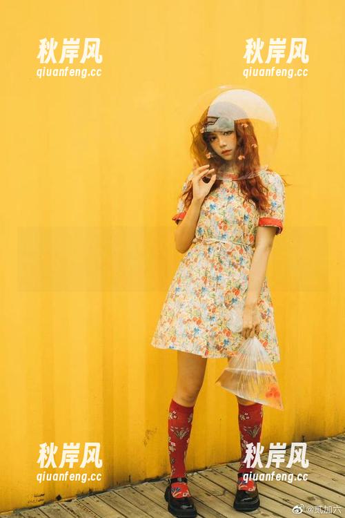 一帮好朋友的自拍？错！是贰加六的可爱写真，快去下载吧。