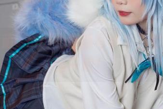铁打萌萌_moi的最新写真集，油亮到想滑一跤！