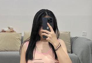 微密圈 - 原图放送！铁锤姐姐白色蕾丝袜写真，貌似有种说不出的吸引力。