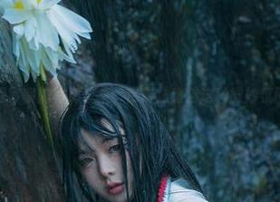 阿寨寨的写真合集,吊带袜维持这种微妙氛围