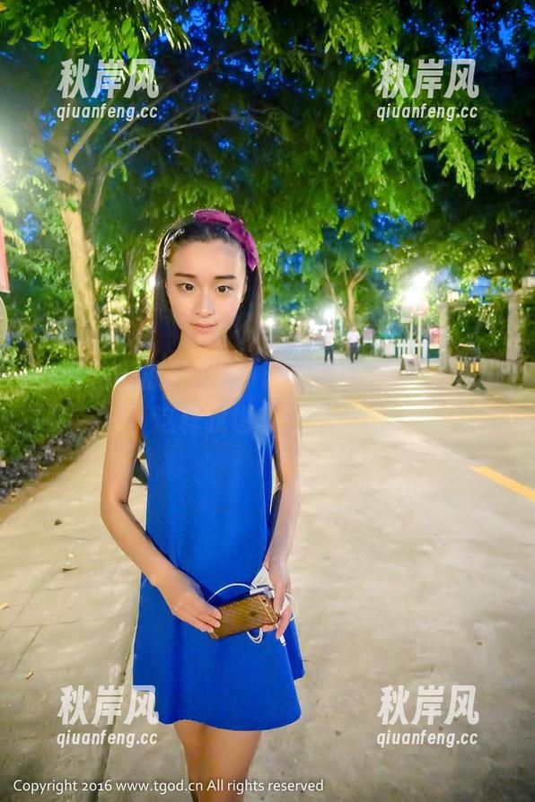 青豆客 - 原图再现：王语纯的夏天，穿成这样我也想去海边！