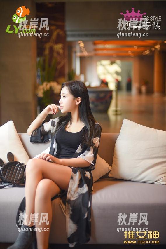 青豆客 - 认识颖莹儿YY的白色图包，你一定会心想：这算不算是一种眼福？